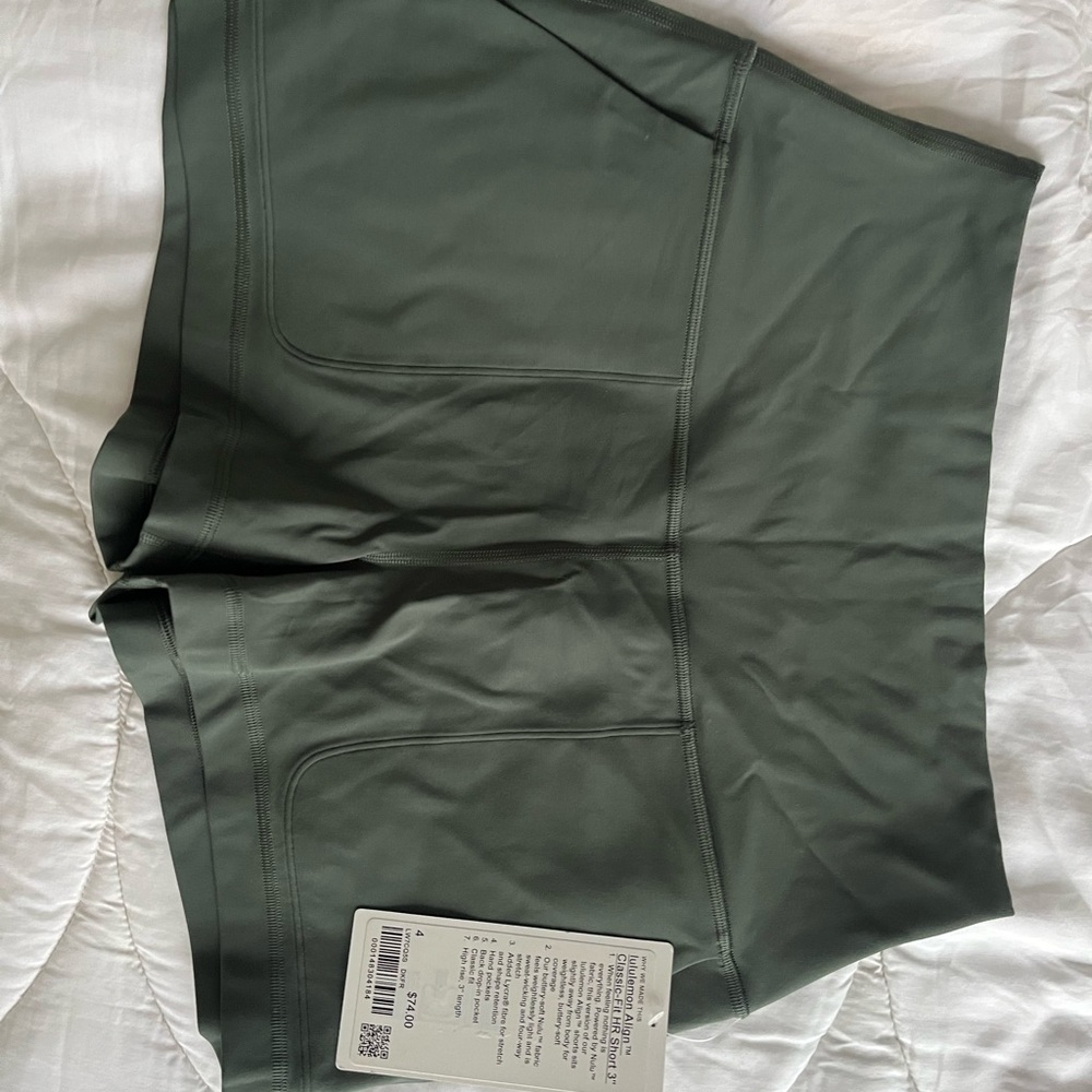 Align classic short size 4
